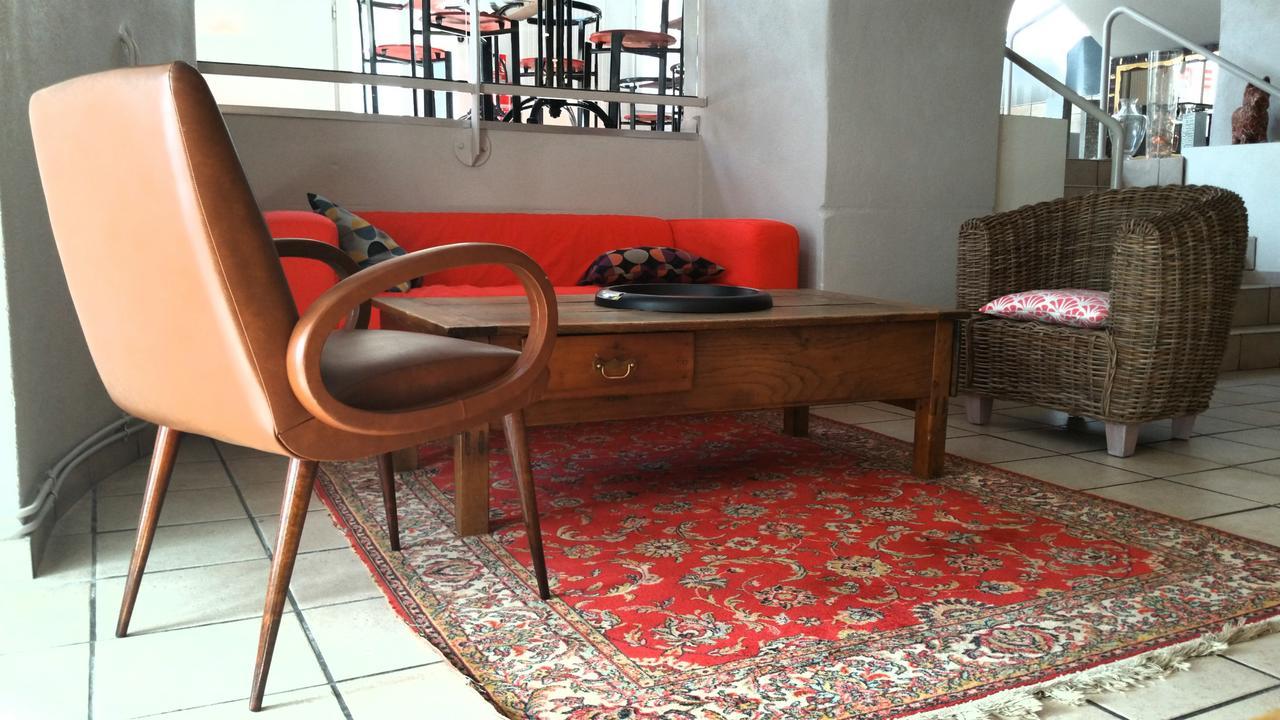 Logis Hotel Du Commerce Volvic Luaran gambar